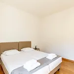 Guesthost - Ponte Vecchio Roomy Apartament