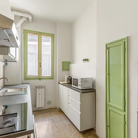 Guesthost - Ponte Vecchio Roomy