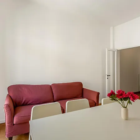 Guesthost - Ponte Vecchio Roomy Apartment Florence