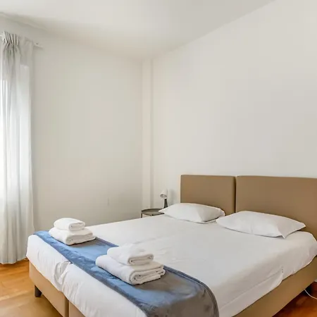 Apartment Guesthost - Ponte Vecchio Roomy Florence