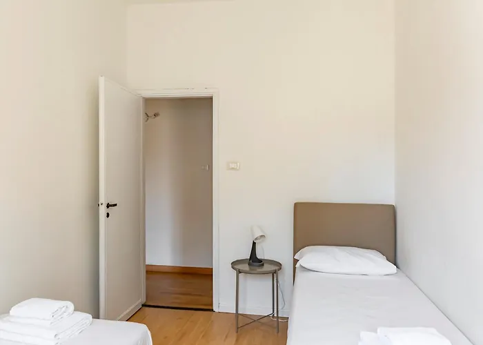 Guesthost - Ponte Vecchio Roomy Apartment *