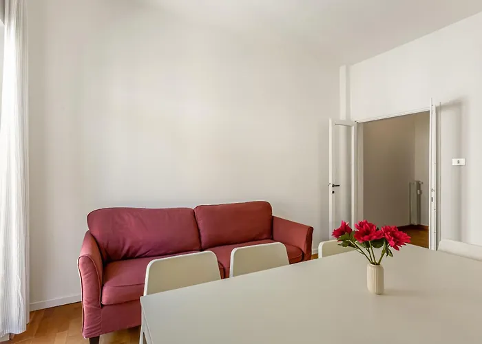 Guesthost - Ponte Vecchio Roomy Apartment Florence